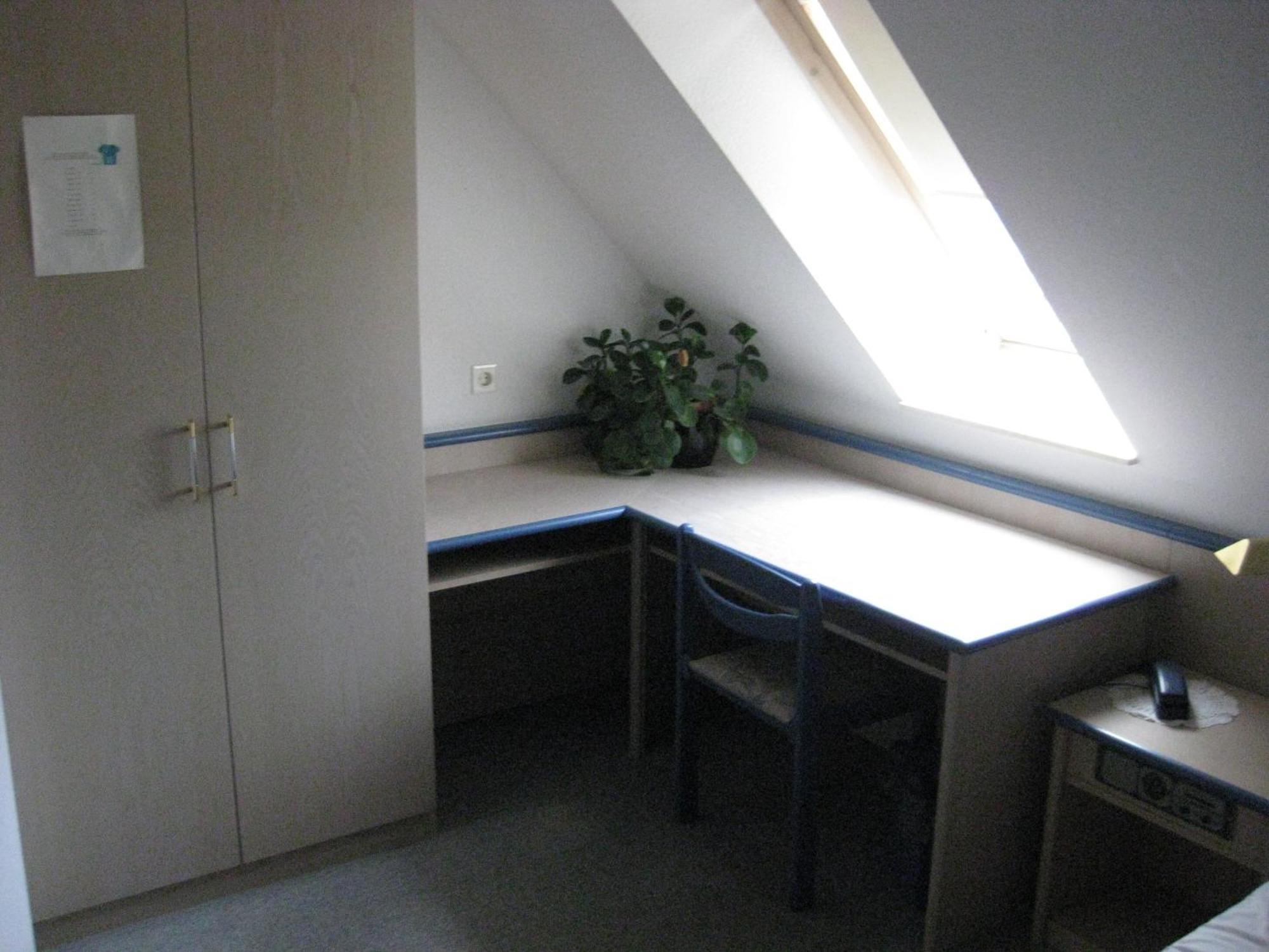 Smart Hostel by Landgasthof Velber 24h7d Seelze Exterior foto