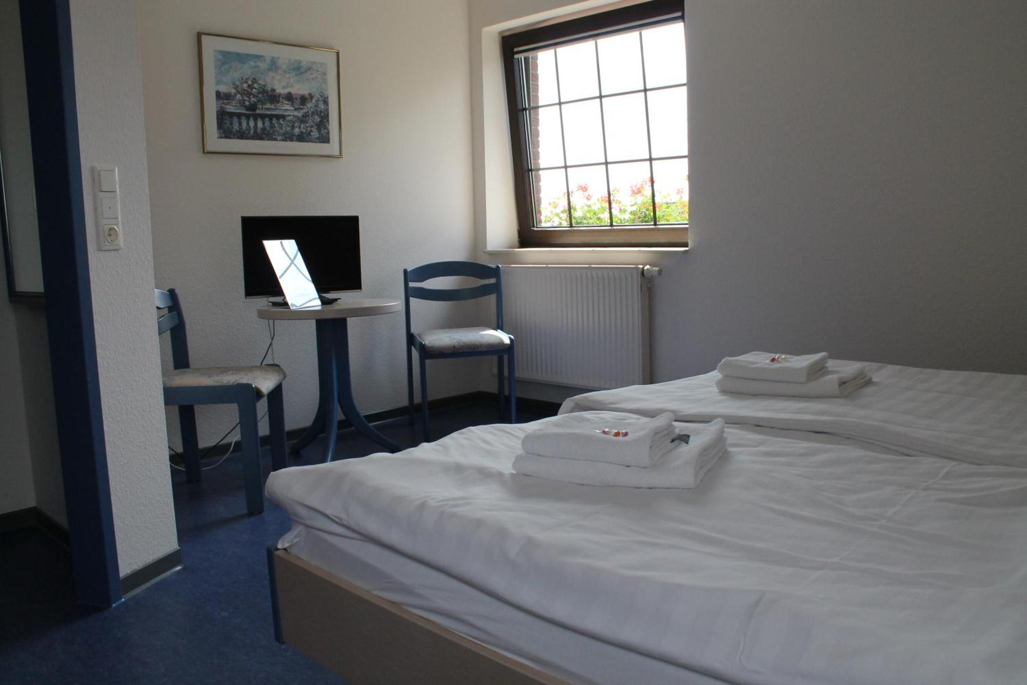 Smart Hostel by Landgasthof Velber 24h7d Seelze Exterior foto