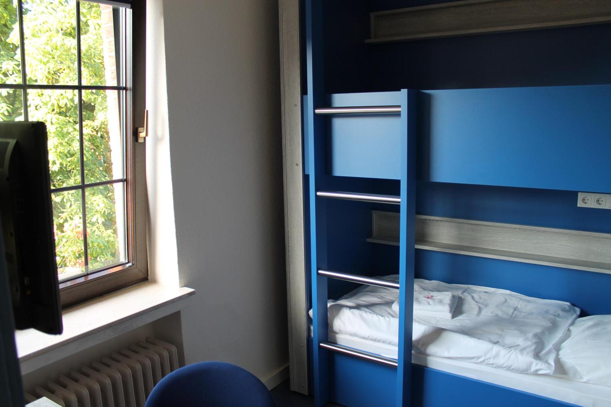 Smart Hostel by Landgasthof Velber 24h7d Seelze Exterior foto