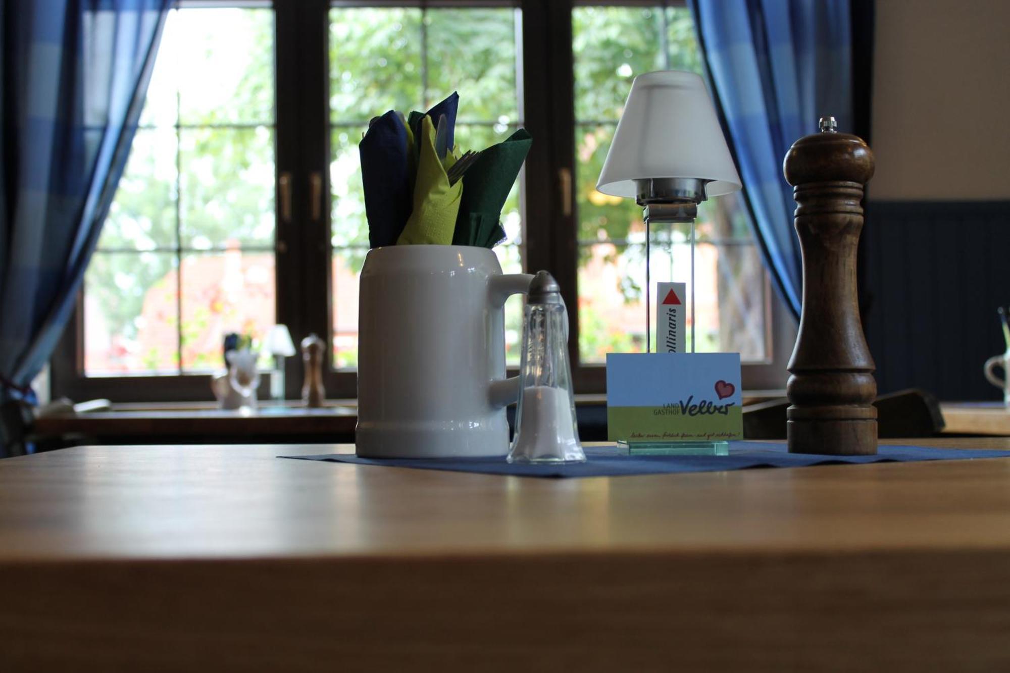 Smart Hostel by Landgasthof Velber 24h7d Seelze Exterior foto