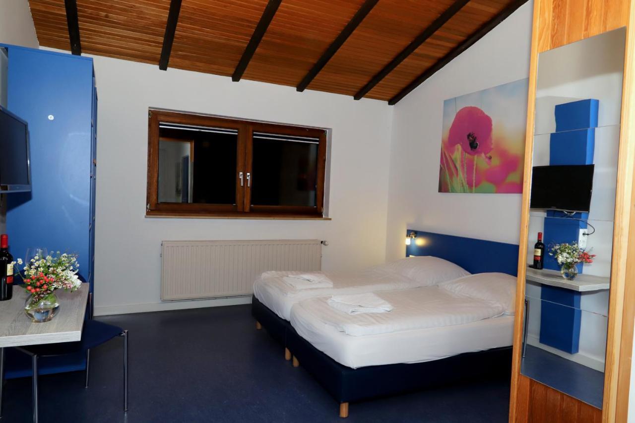Smart Hostel by Landgasthof Velber 24h7d Seelze Exterior foto