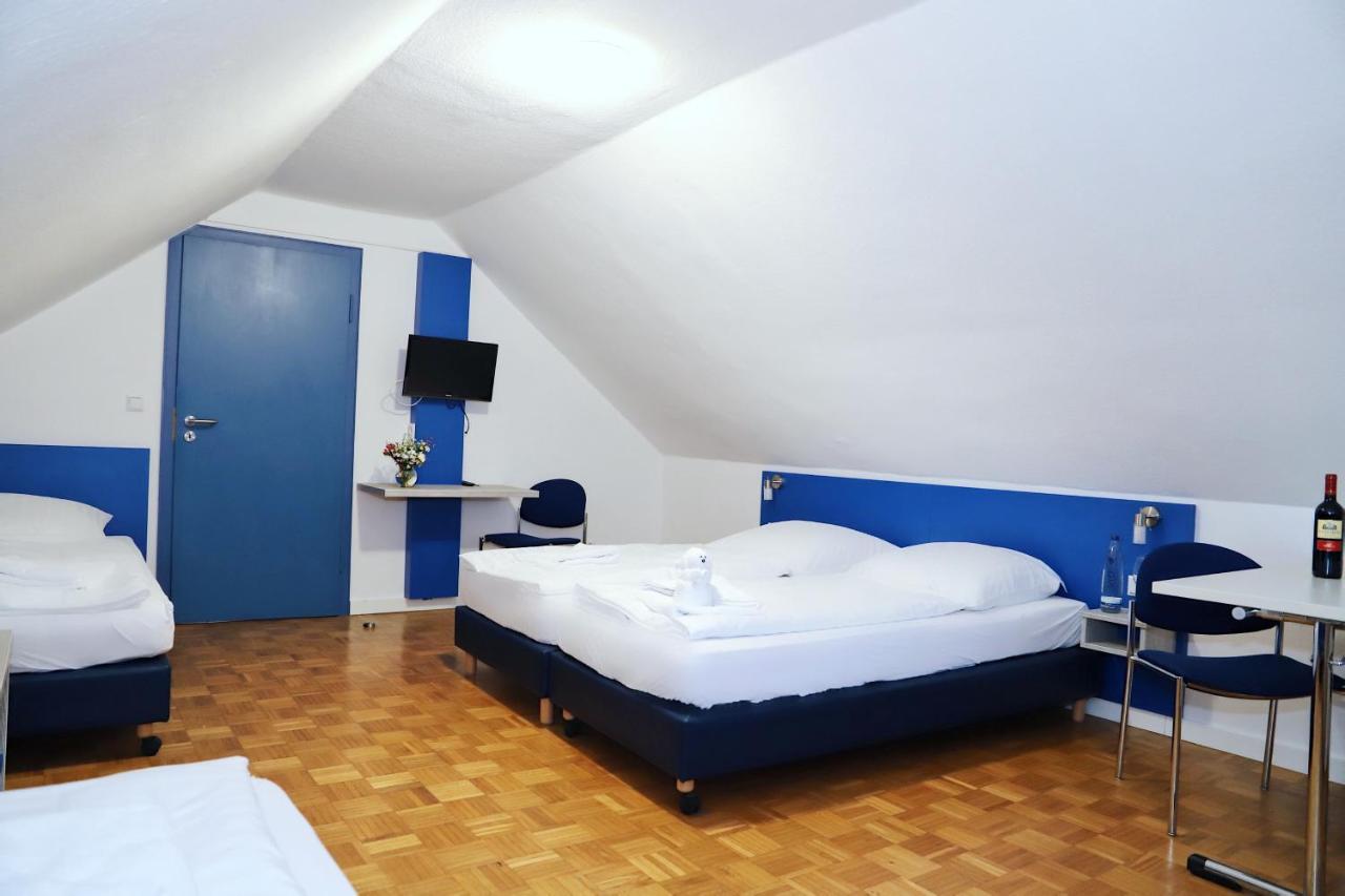 Smart Hostel by Landgasthof Velber 24h7d Seelze Exterior foto