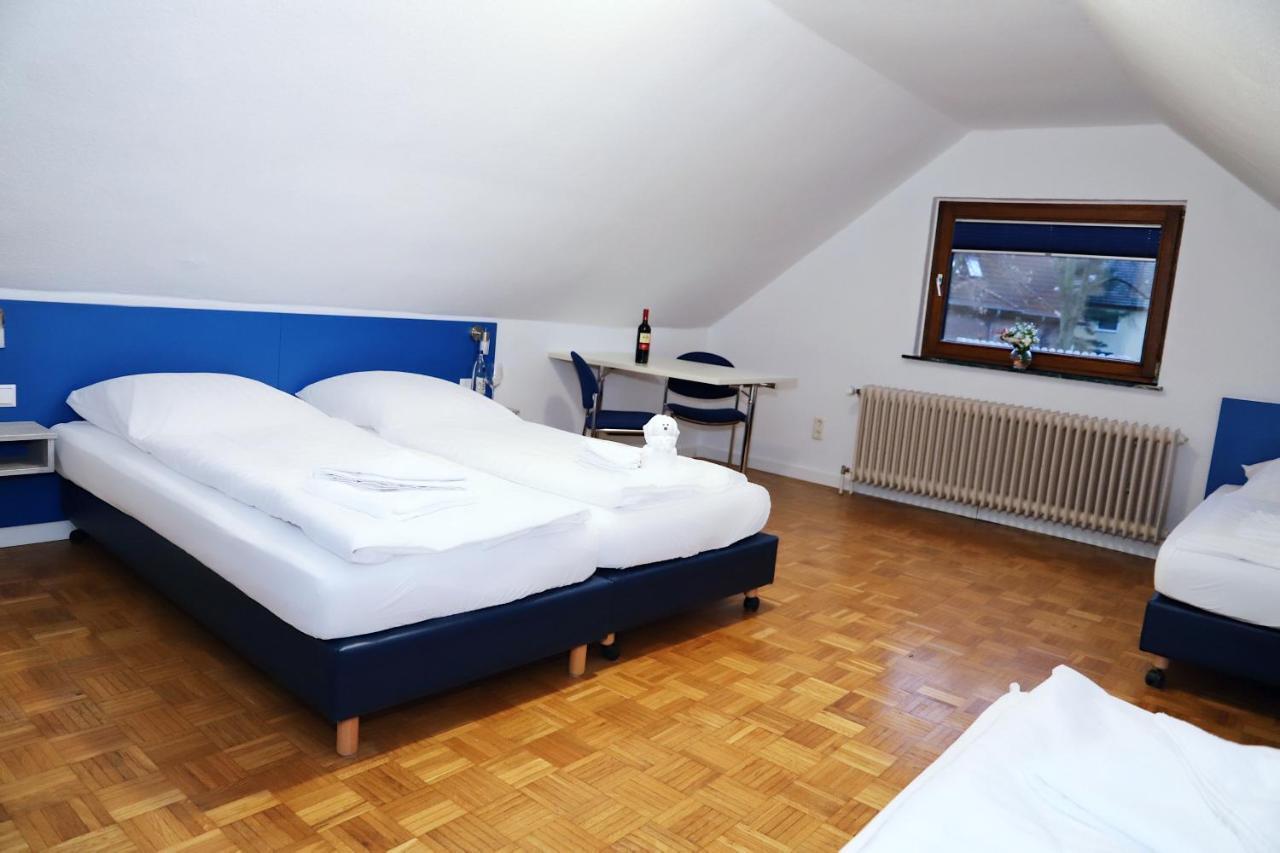 Smart Hostel by Landgasthof Velber 24h7d Seelze Exterior foto