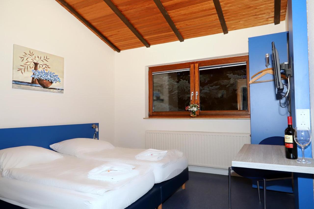 Smart Hostel by Landgasthof Velber 24h7d Seelze Exterior foto