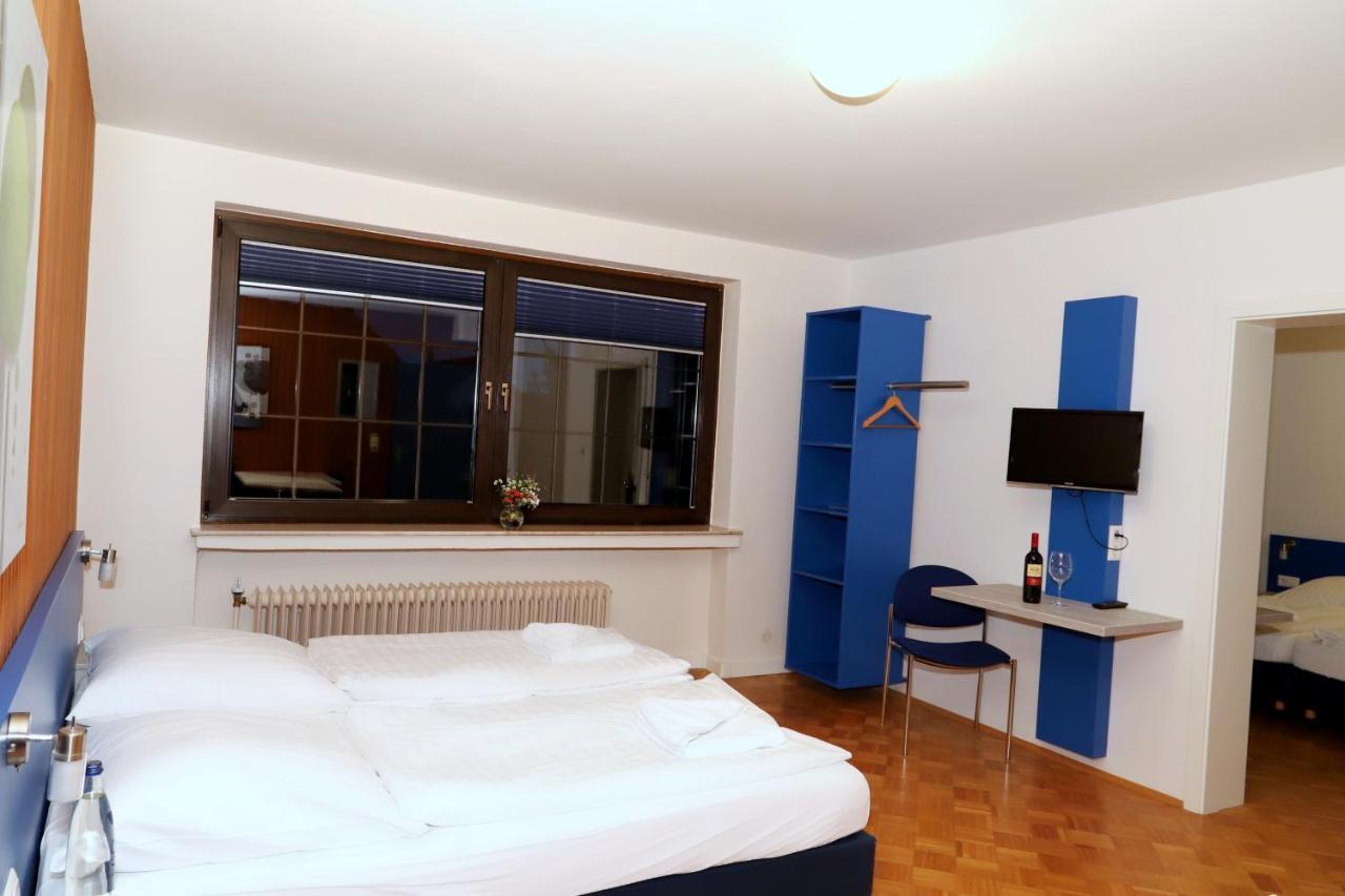 Smart Hostel by Landgasthof Velber 24h7d Seelze Exterior foto